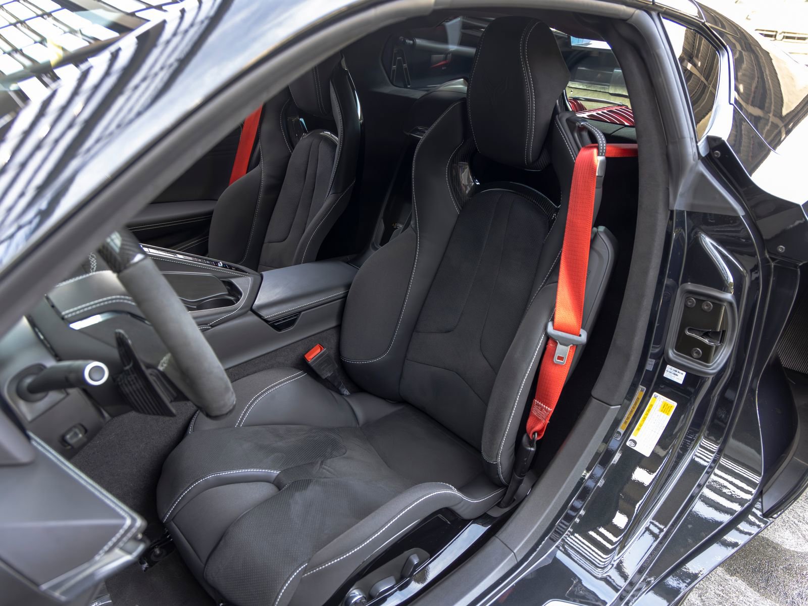 Used 2024 Chevrolet Corvette Z06 w/ Stealth Interior Trim Package image 5