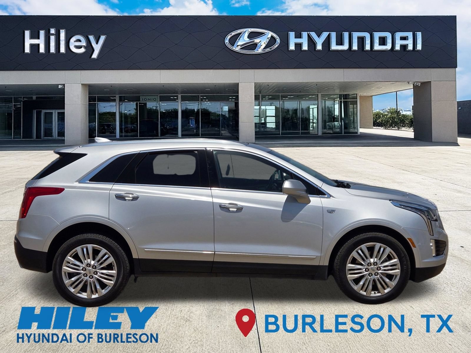 Used 2019 Cadillac XT5 Premium Luxury FWD image 3