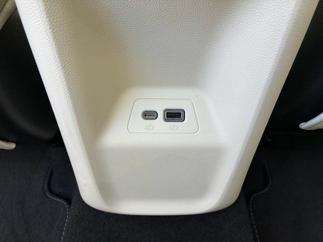 Used 2022 Buick Envision Essence w/ Technology Package I AWD/4WD image 15