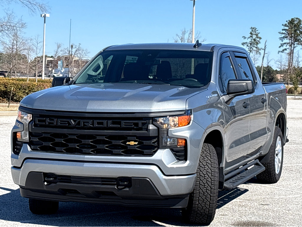 Used 2026 Chevrolet Silverado 1500 Custom image 3