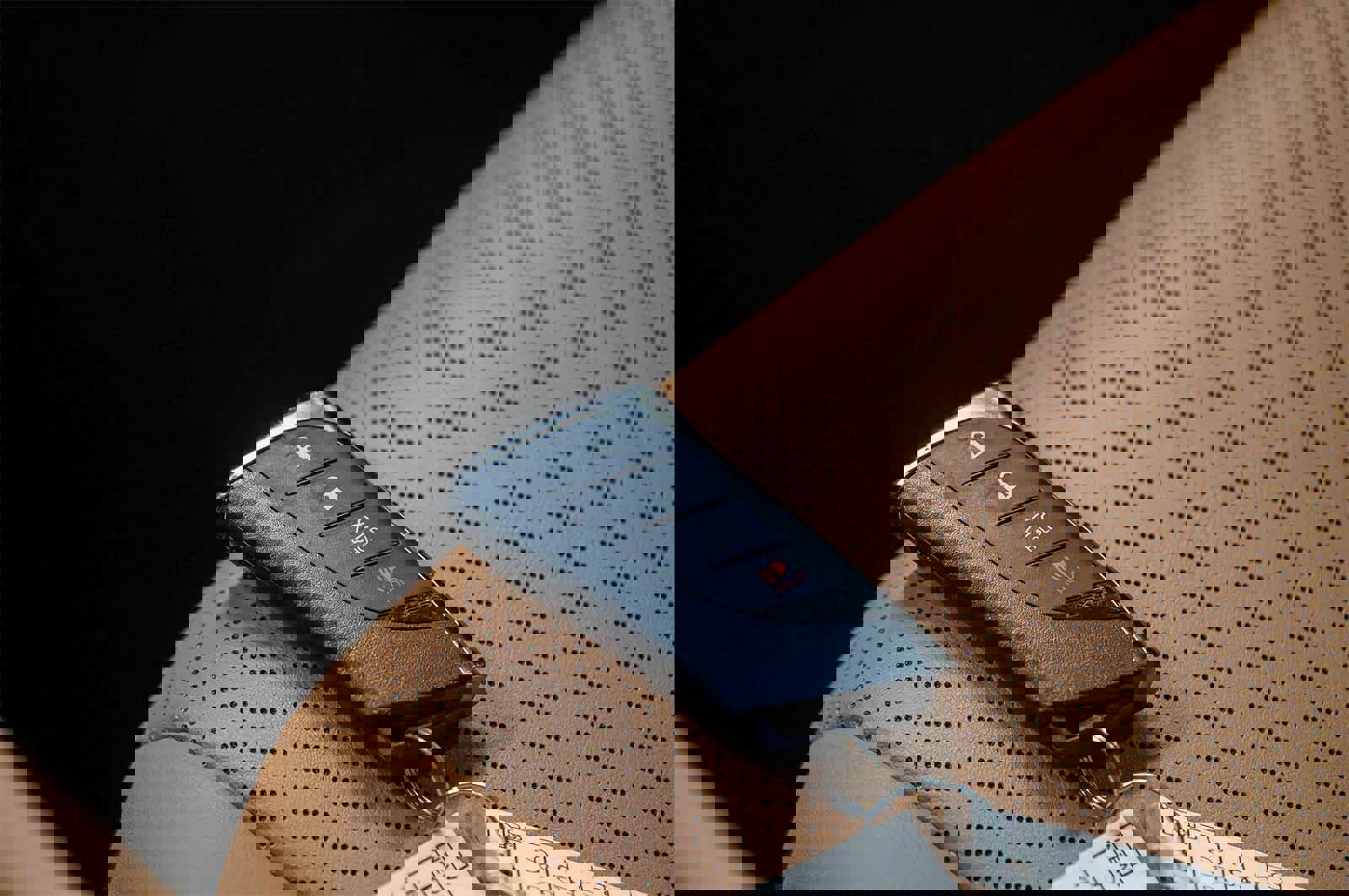 Used 2023 Lexus ES 300h w/ Premium Package image 27