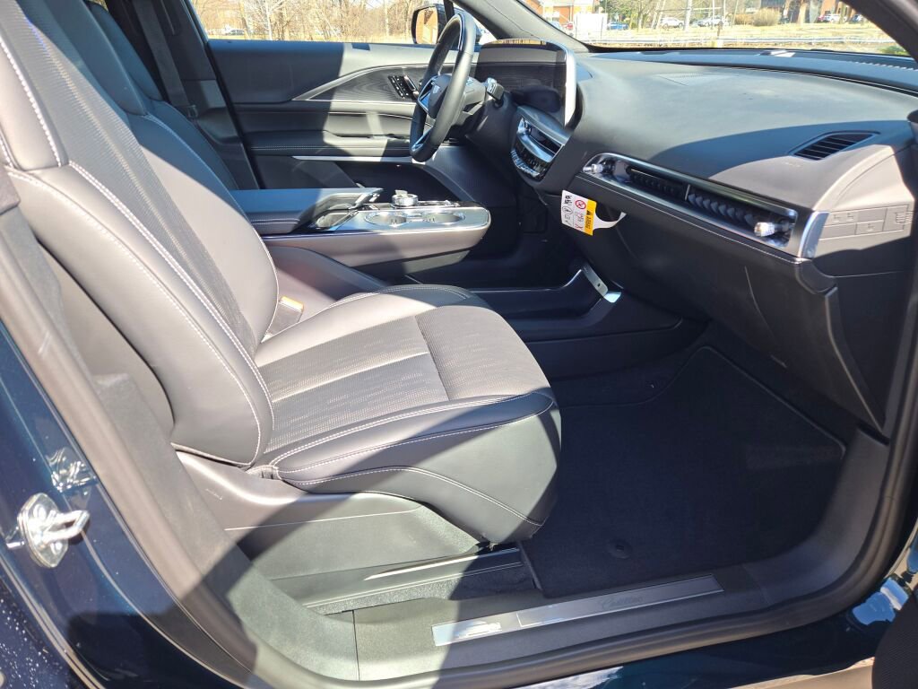 New 2026 Cadillac Lyriq Premium Luxury image 6