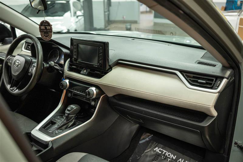 Used 2021 Toyota RAV4 XLE image 13