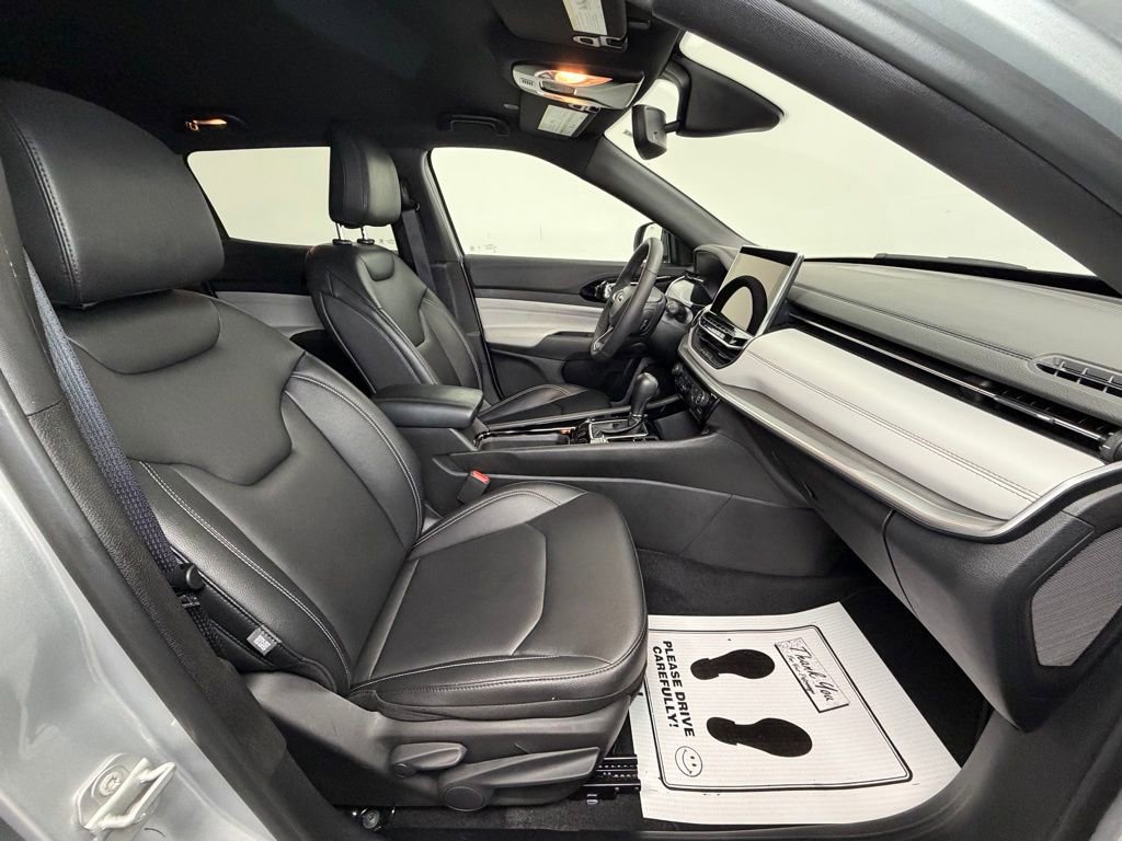 Used 2025 Jeep Compass Limited image 9
