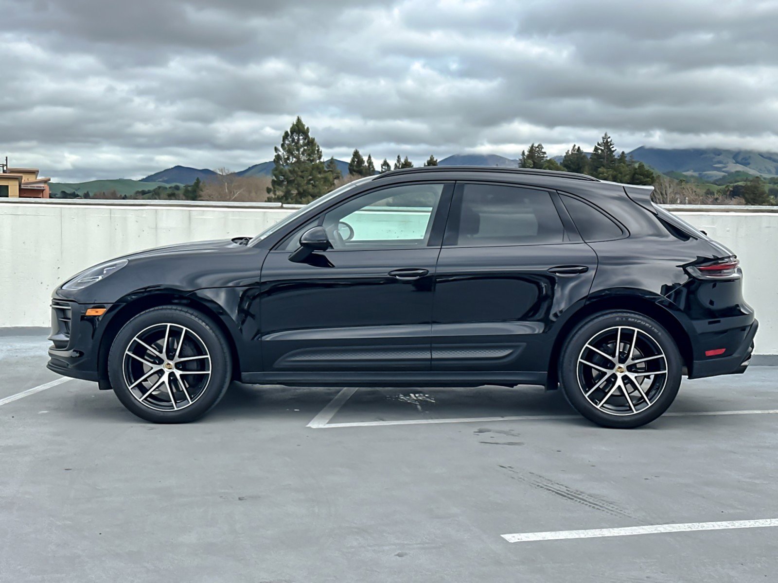 Used 2022 Porsche Macan image 2
