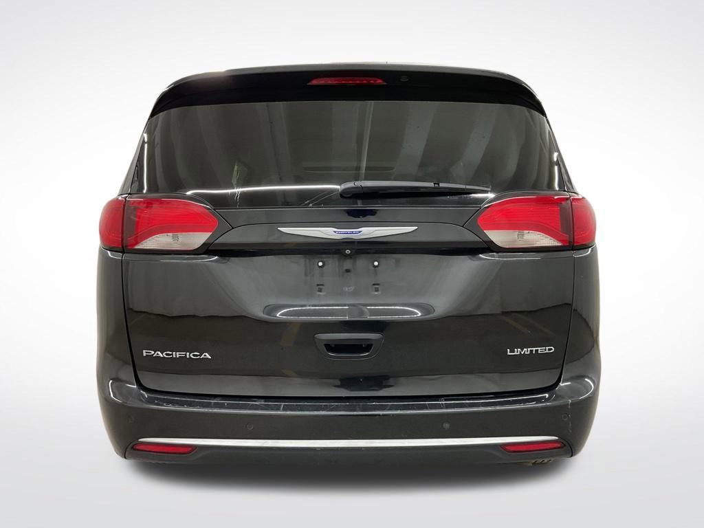 Used 2018 Chrysler Pacifica Limited w/ Tire & Wheel Group image 22