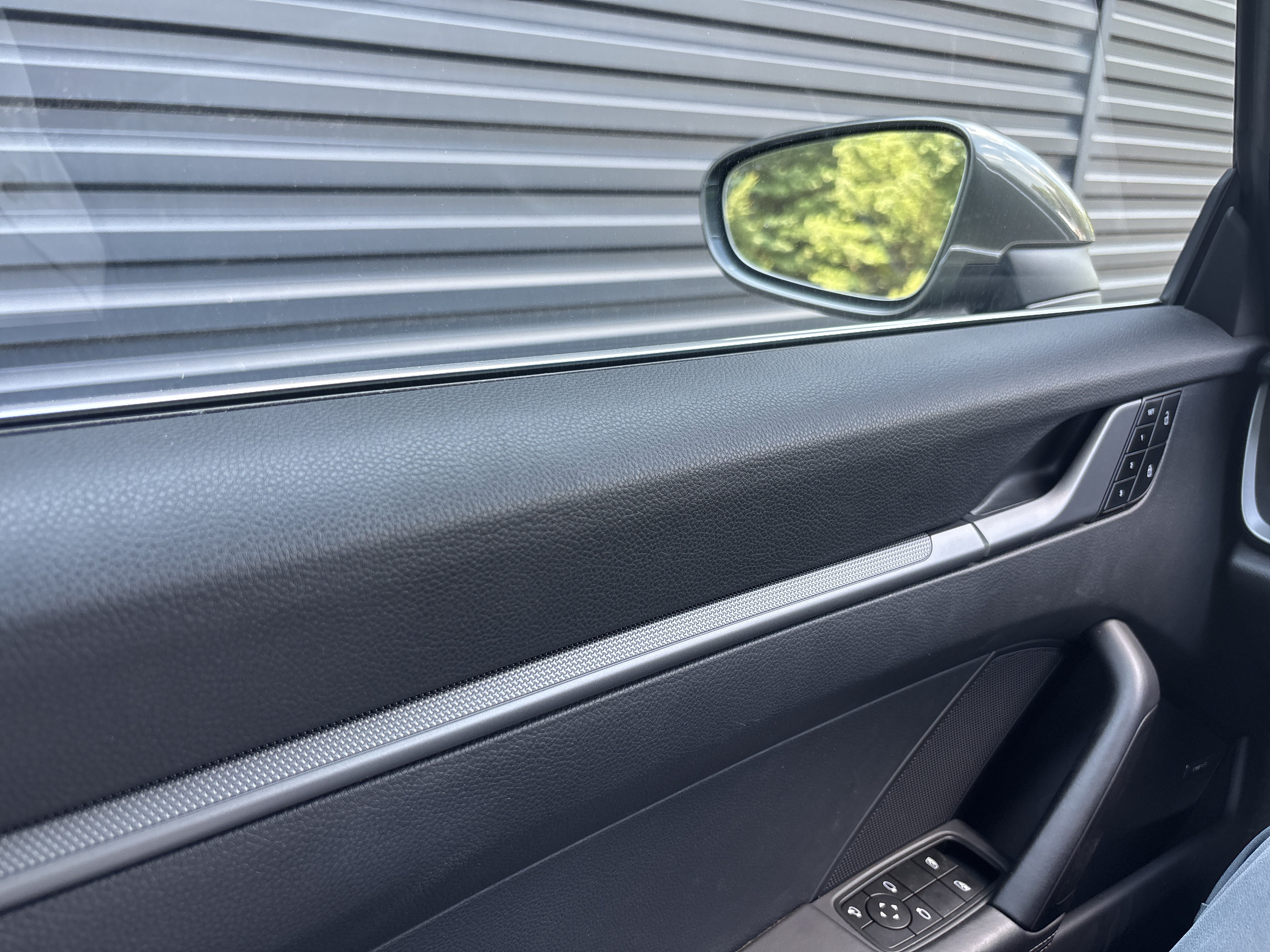 Used 2023 Porsche 911 Carrera image 6