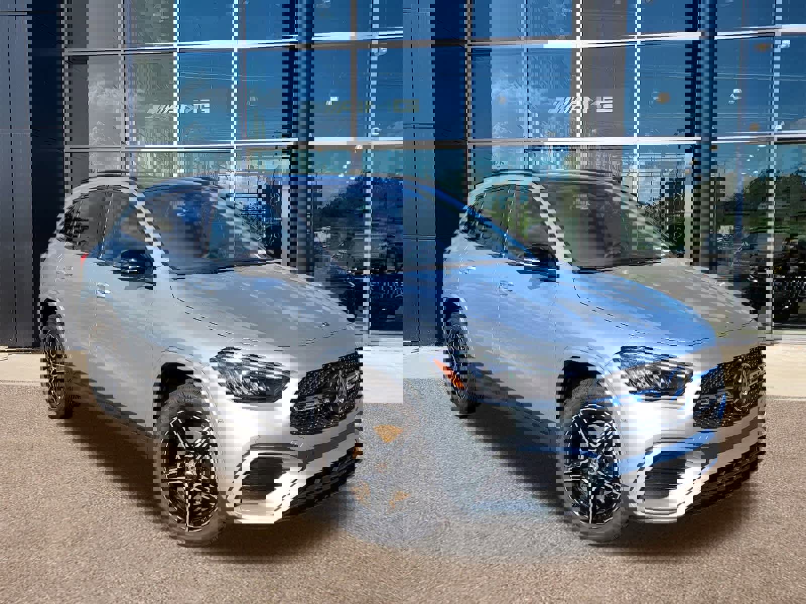 New 2025 Mercedes-Benz GLA 250 image 2