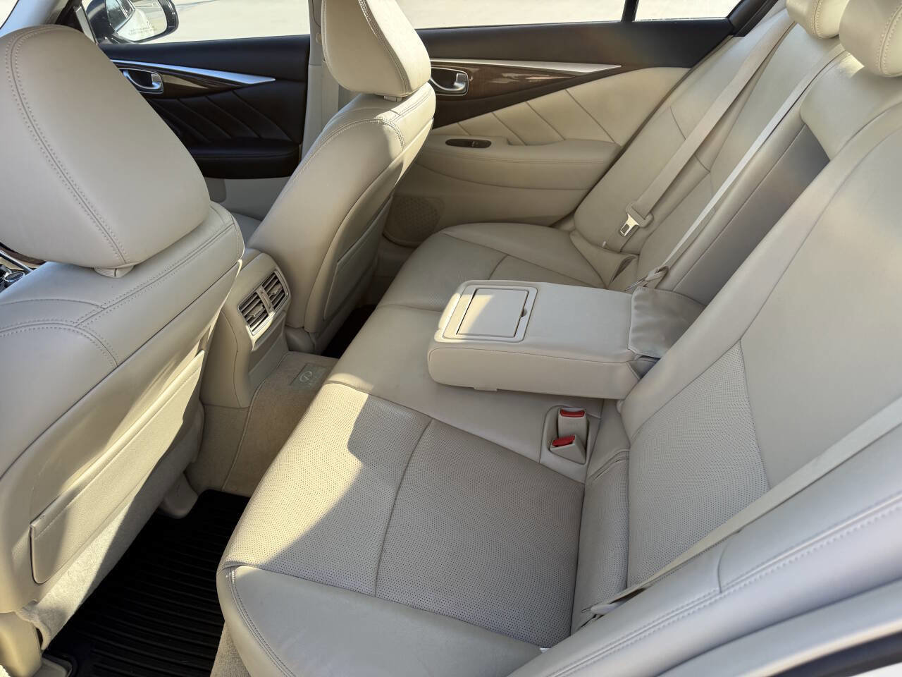 Used 2014 INFINITI Q50 Premium w/ Technology Package image 25