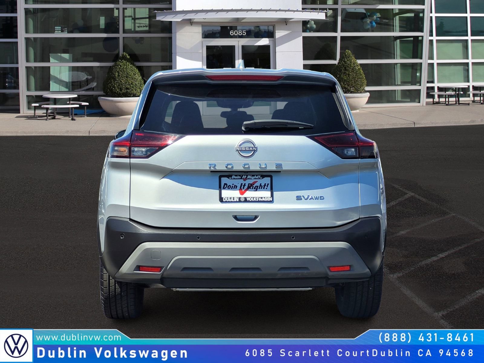 Used 2023 Nissan Rogue SV image 5