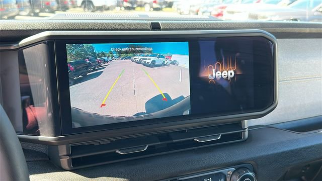 Used 2024 Jeep Wrangler Unlimited image 18