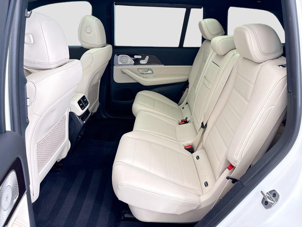 Used 2025 Mercedes-Benz GLS 580 4MATIC image 20