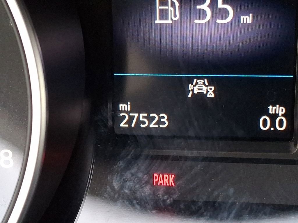 Used 2021 Volkswagen Tiguan SE w/ Panoramic Sunroof Package image 16