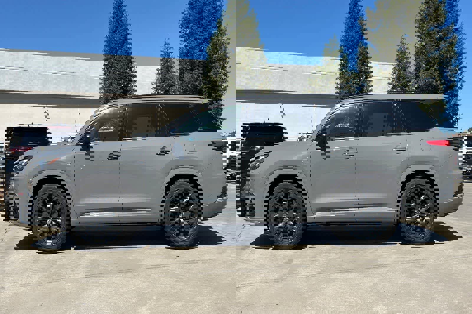 Used 2026 Lexus TX 500h AWD w/ Technology Package image 6