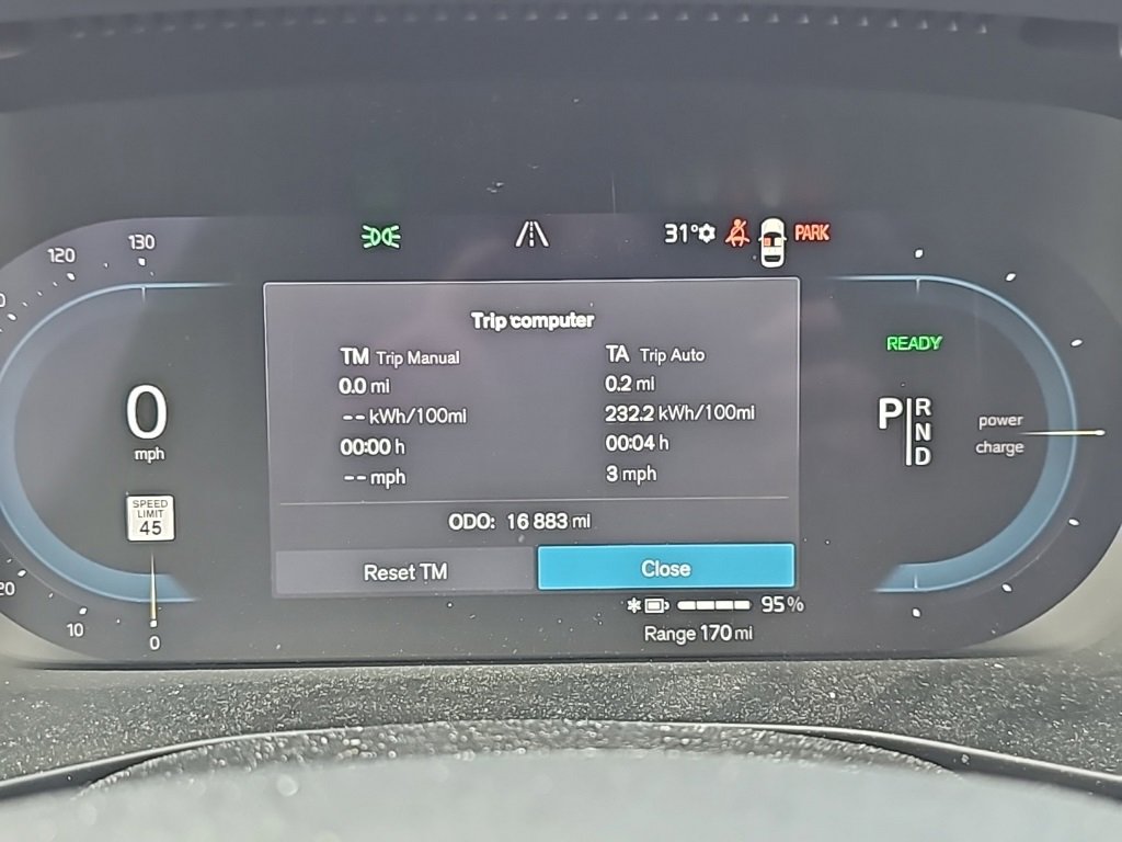 Used 2023 Volvo XC40 Recharge Ultimate image 16