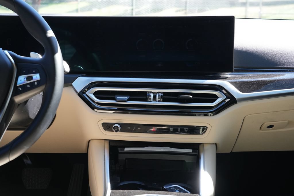 Used 2023 BMW 330i Sedan w/ Premium Package RWD image 19