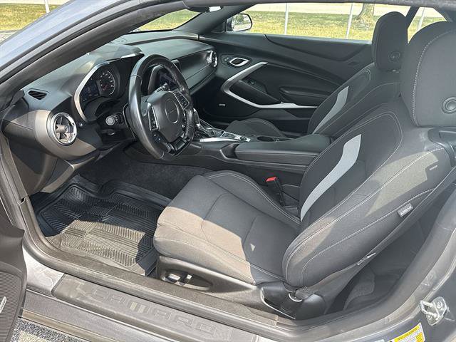 Used 2021 Chevrolet Camaro LT w/ Technology Package RWD image 41