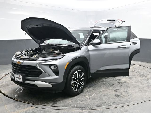 Used 2025 Chevrolet TrailBlazer LT w/ Driver Confidence Package image 43