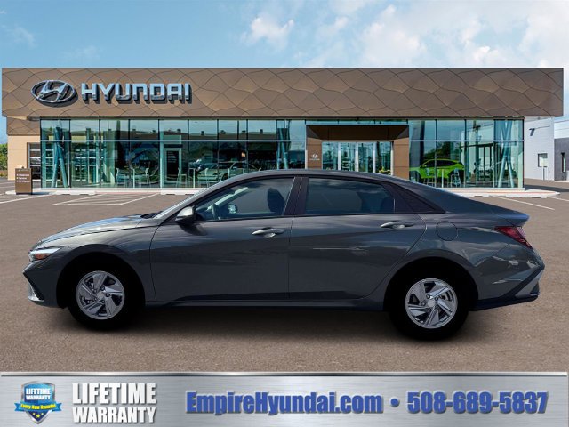 New 2026 Hyundai Elantra SE FWD image 3