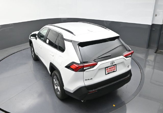 Used 2025 Toyota RAV4 XLE AWD/4WD image 26