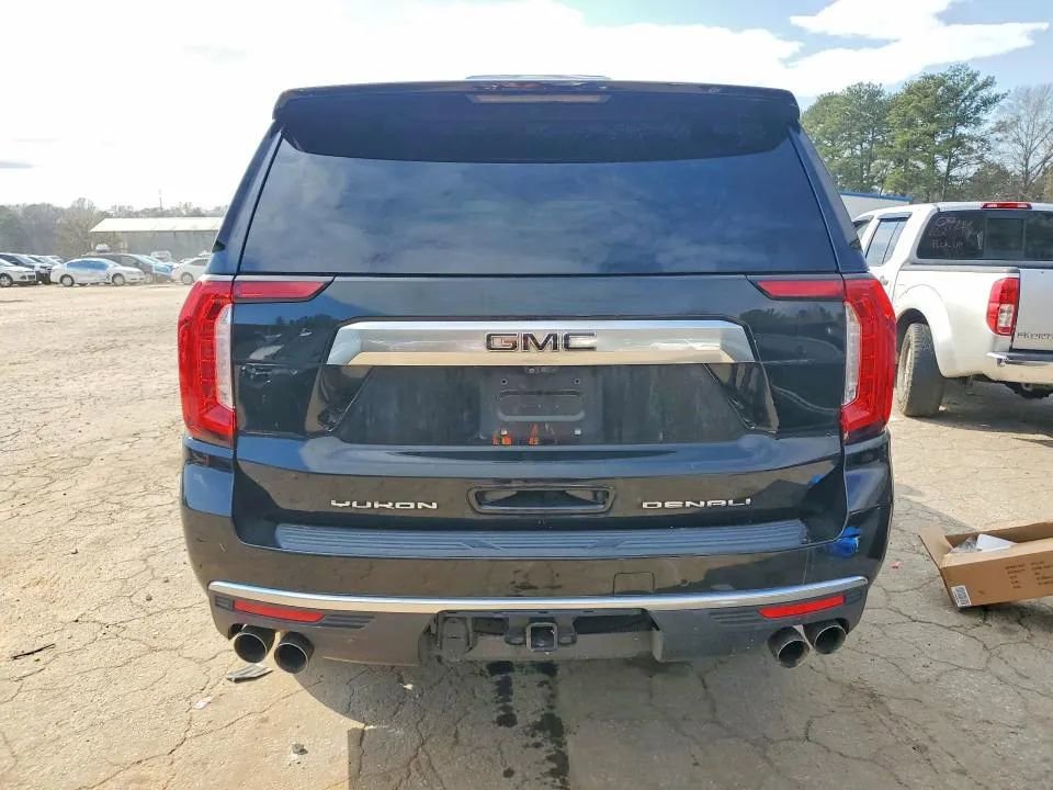 Used 2021 GMC Yukon XL Denali w/ Advanced Technology Package image 6