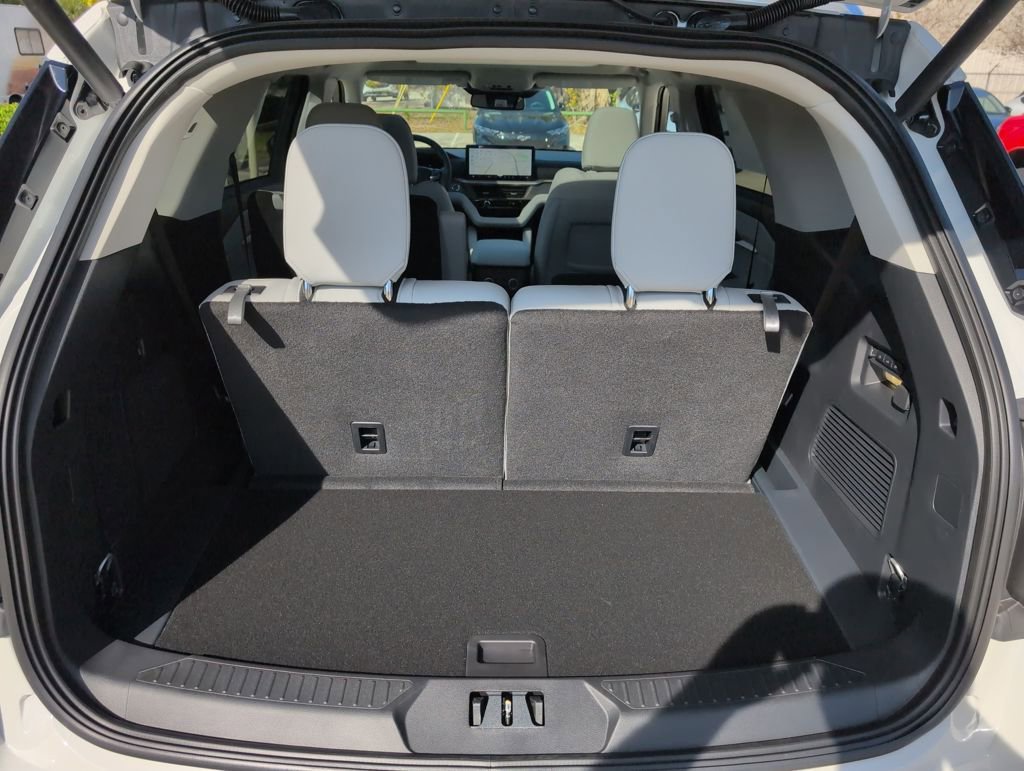 New 2026 Ford Explorer Platinum w/ LUX Leather Package image 29
