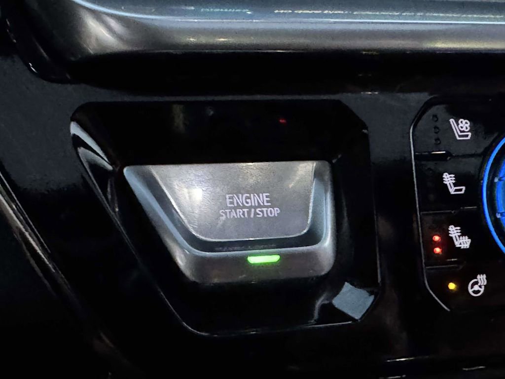 Used 2023 GMC Sierra 1500 Denali Ultimate image 9