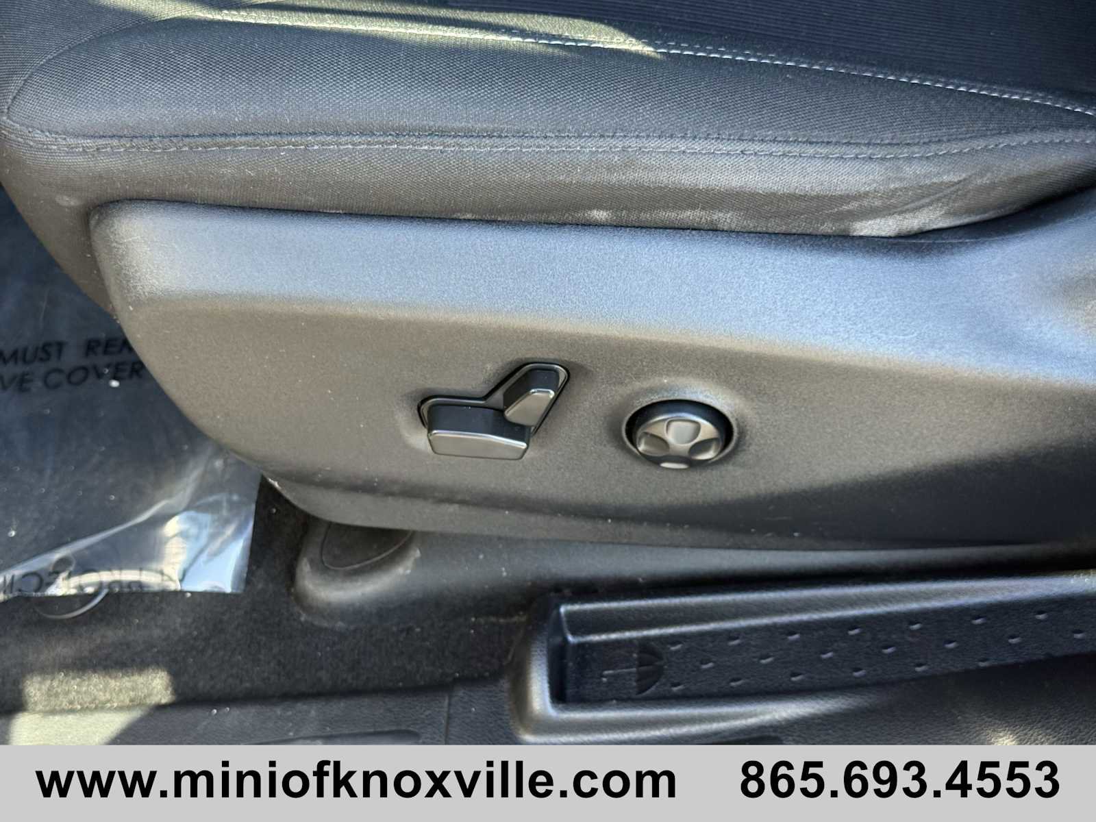 Used 2022 Chrysler Pacifica Touring image 11