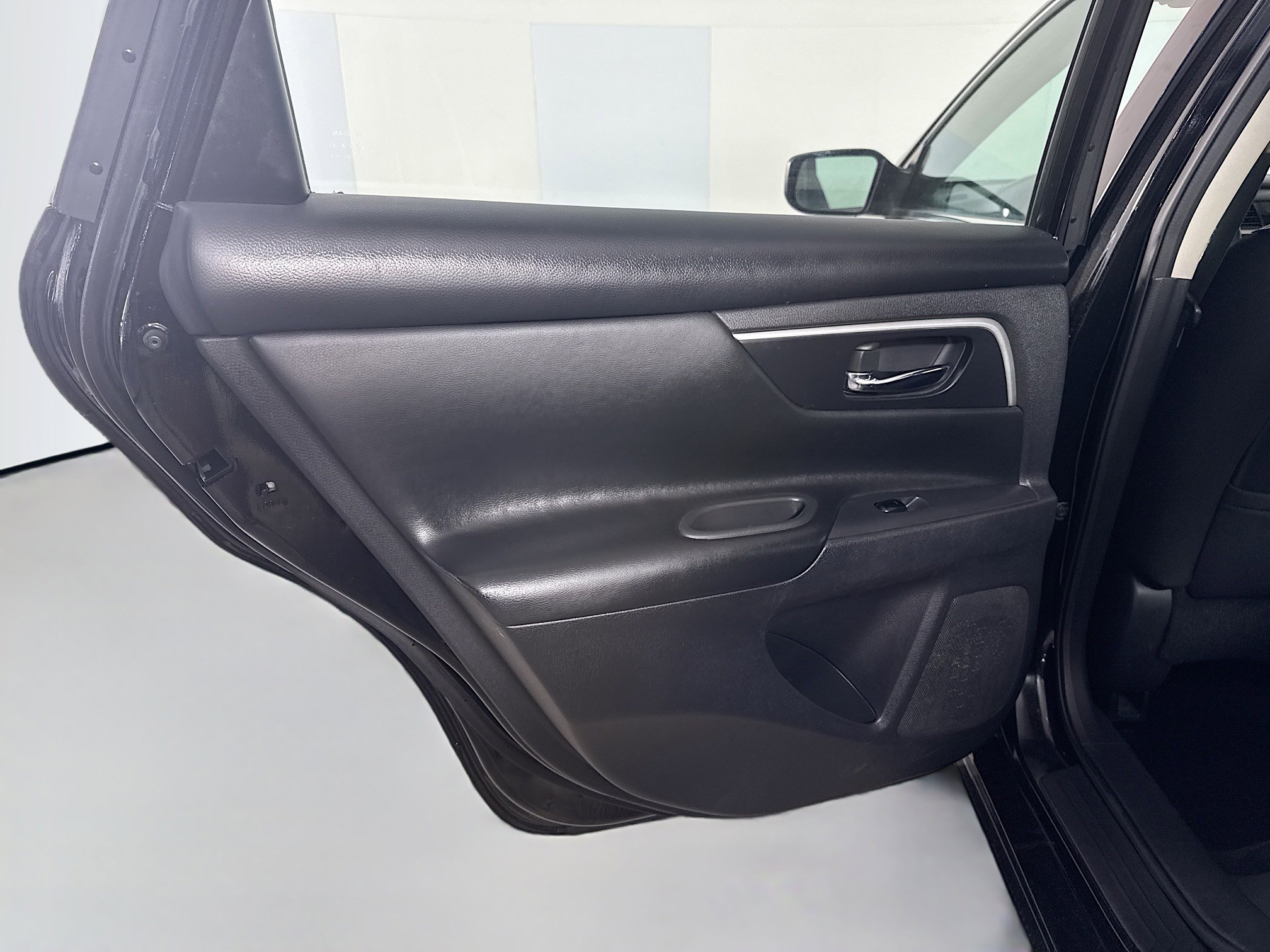 Used 2018 Nissan Altima 2.5 SR FWD image 26