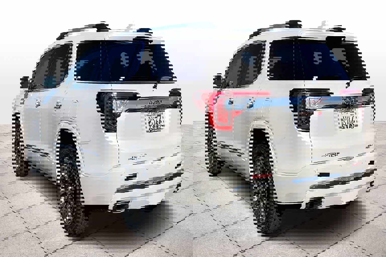 Used 2022 GMC Acadia Denali w/ Denali Ultimate Package image 14