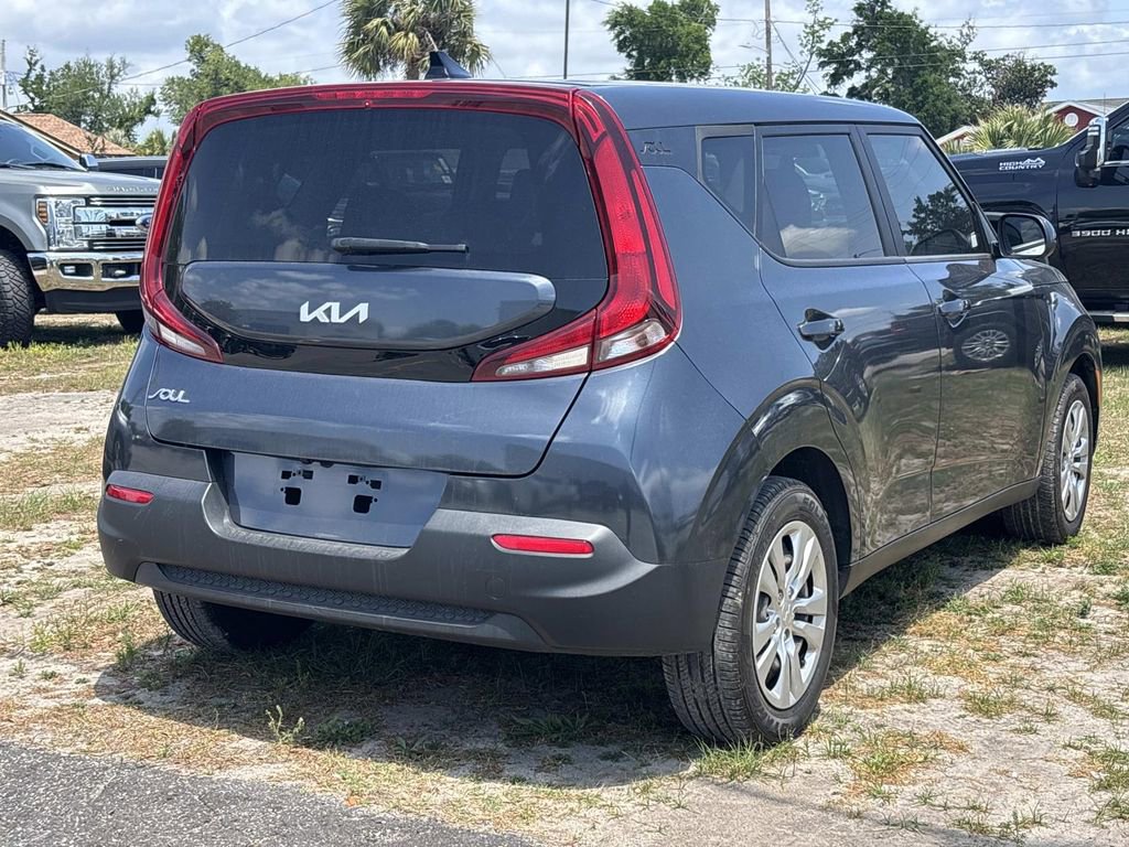 Used 2022 Kia Soul LX FWD image 5
