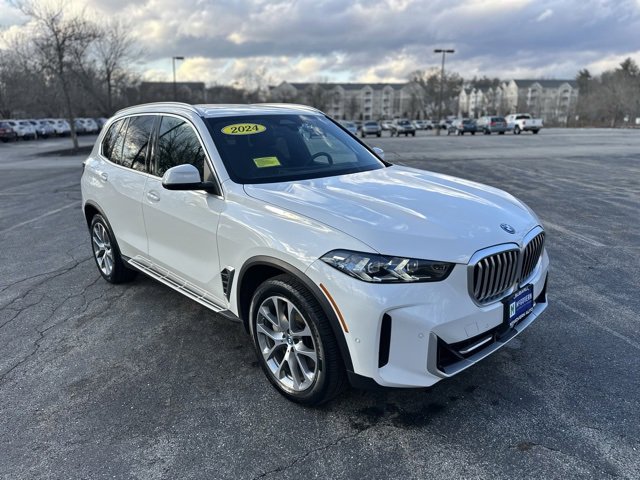 Used 2024 BMW X5 xDrive50e image 3