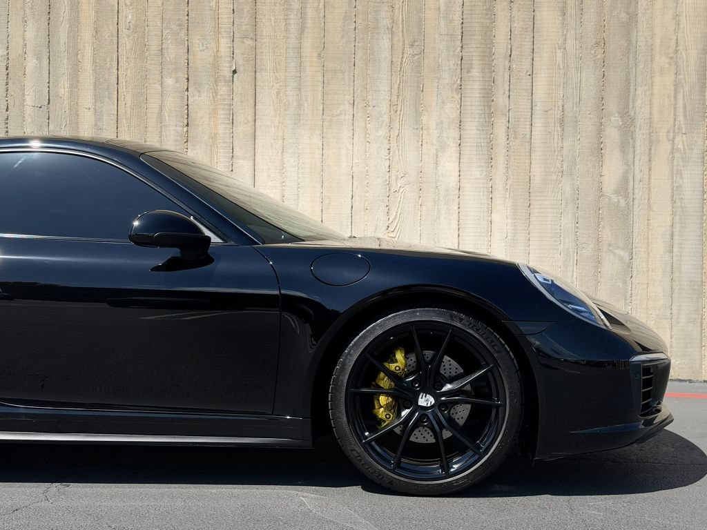 Used 2019 Porsche 911 Carrera 4 AWD/4WD image 13