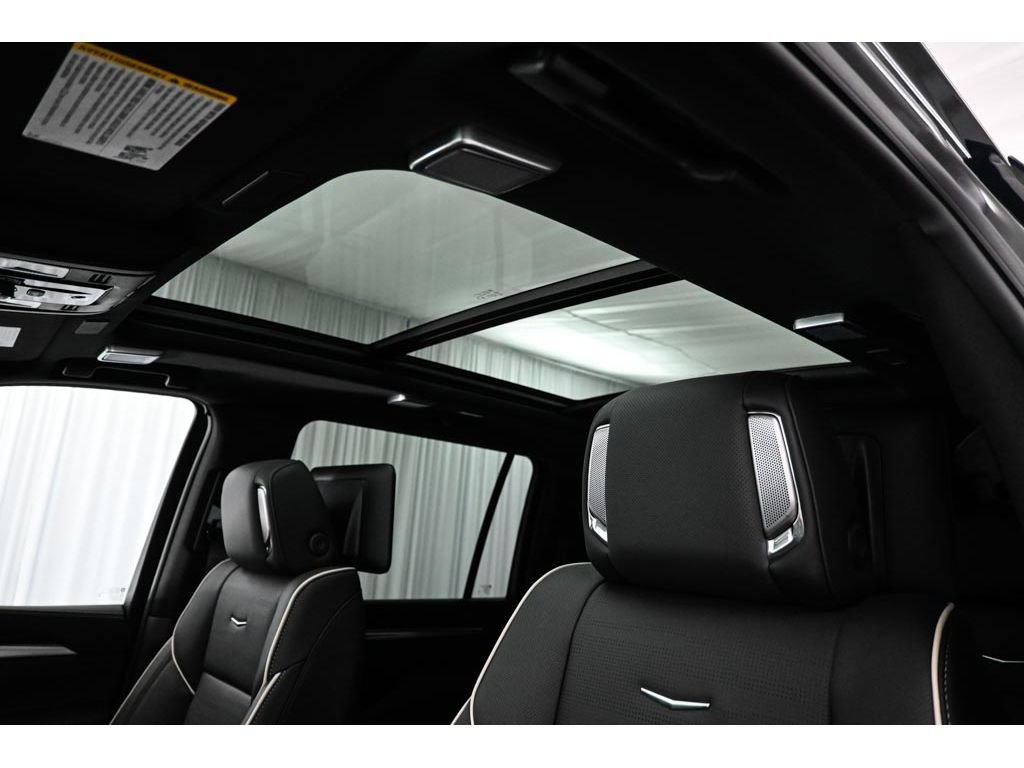 New 2026 Cadillac Escalade ESV Luxury w/ LPO, Radiant Package AWD/4WD image 29
