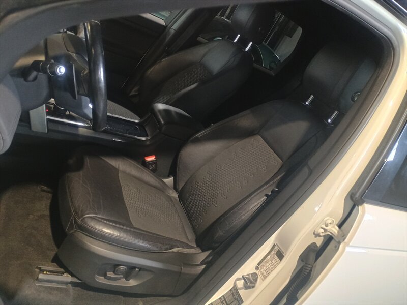 Used 2019 Land Rover Discovery Sport SE AWD/4WD image 15