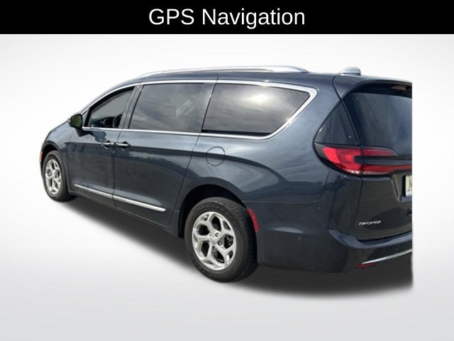 Used 2021 Chrysler Pacifica Limited w/ Uconnect Theater Family Group AWD/4WD image 4