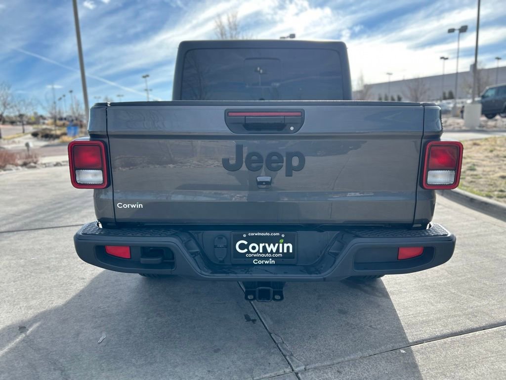 Used 2022 Jeep Gladiator Sport image 8