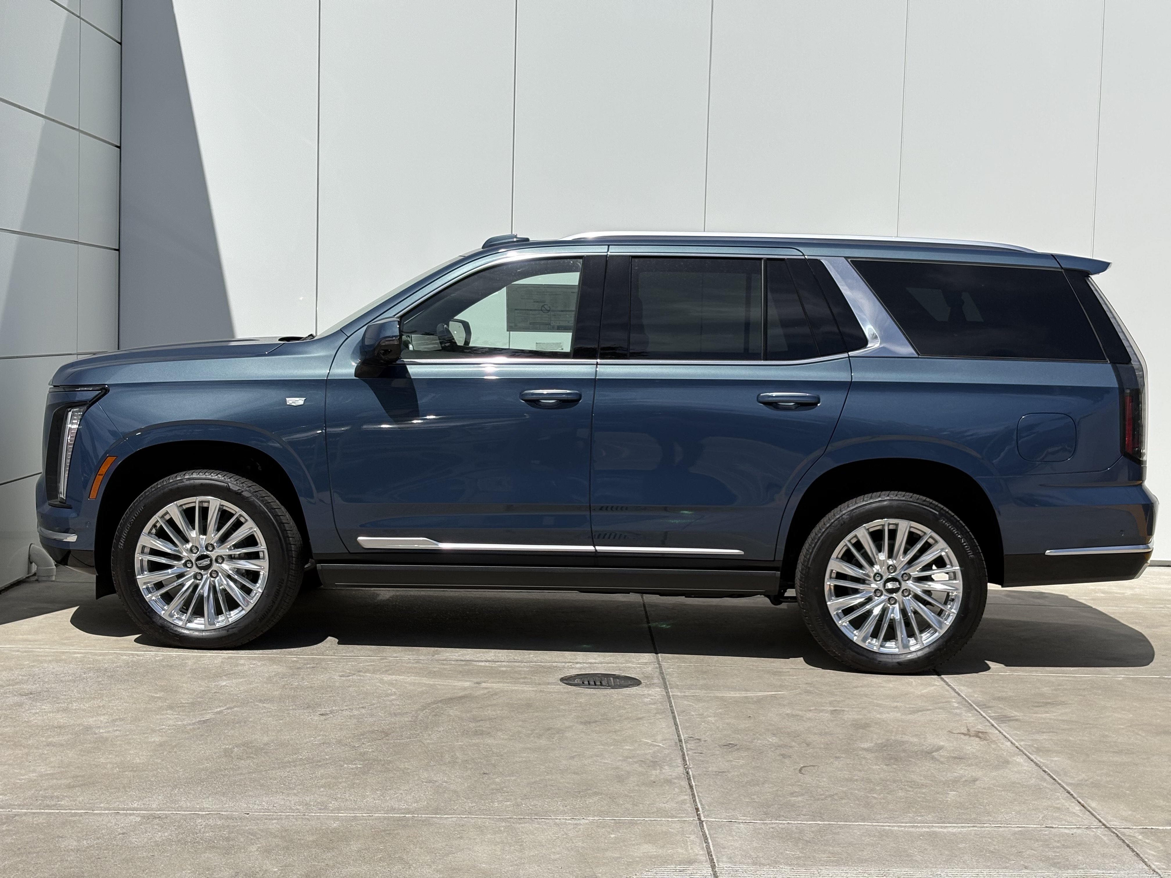 New 2026 Cadillac Escalade Luxury AWD/4WD image 4