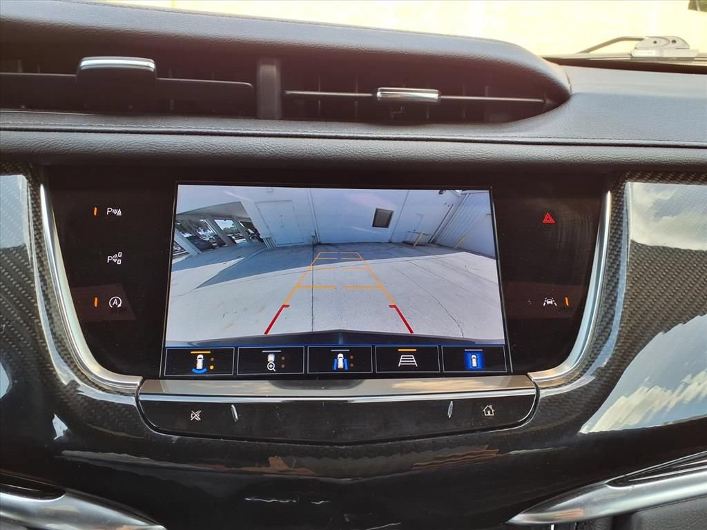 Used 2023 Cadillac XT6 Sport w/ Technology Package AWD/4WD image 16