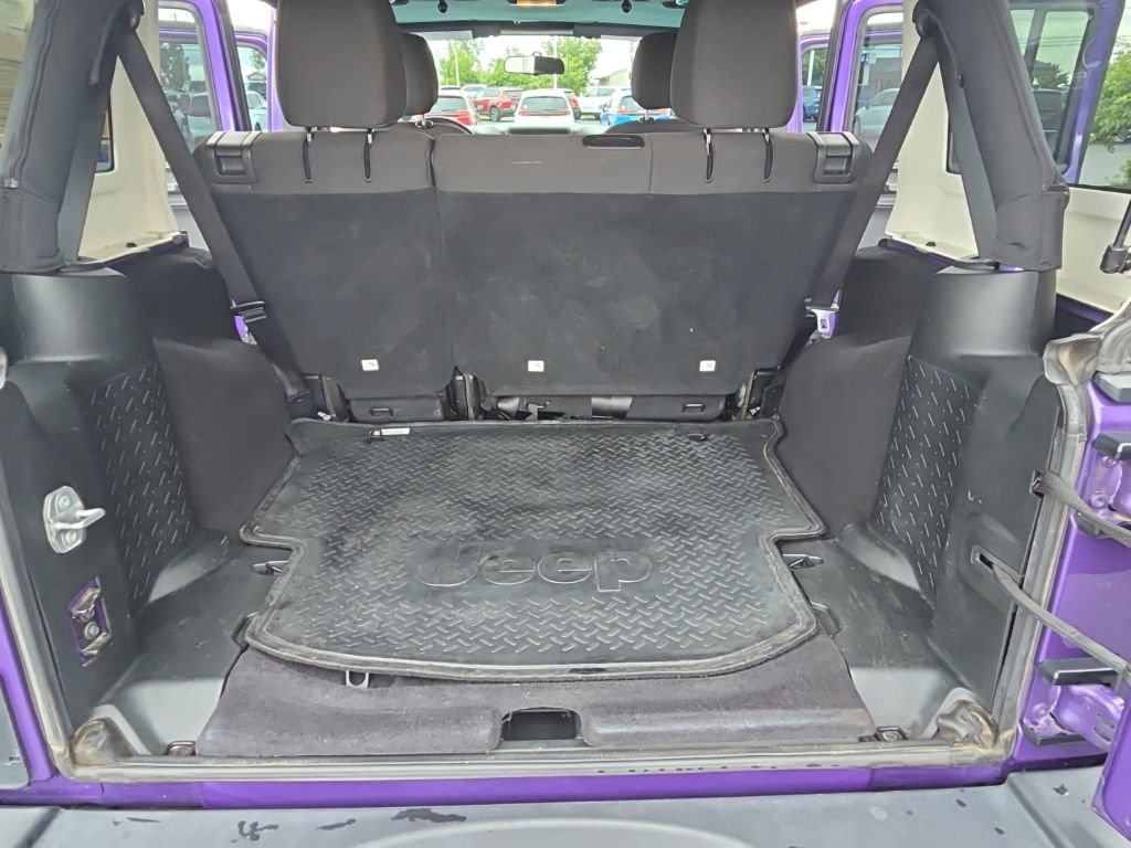 Used 2018 Jeep Wrangler Unlimited Sport w/ Connectivity Group AWD/4WD image 28
