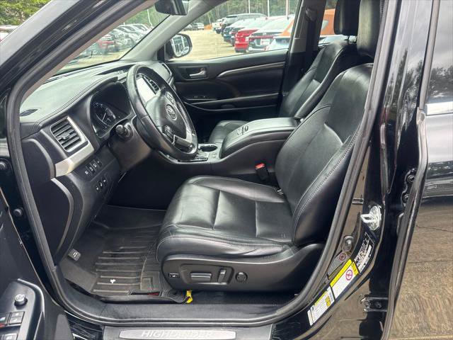 Certified 2017 Toyota Highlander Limited Platinum FWD image 14