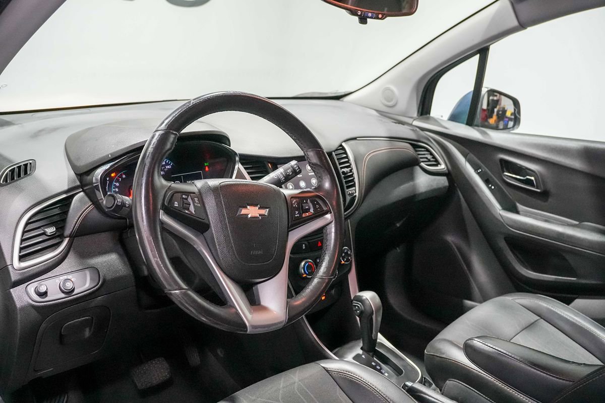 Used 2018 Chevrolet Trax LT w/ LT Convenience Package FWD image 13