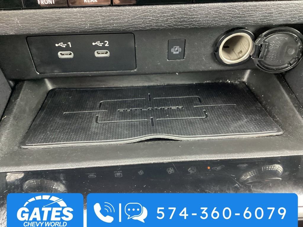 Used 2025 Mitsubishi Outlander SE image 21