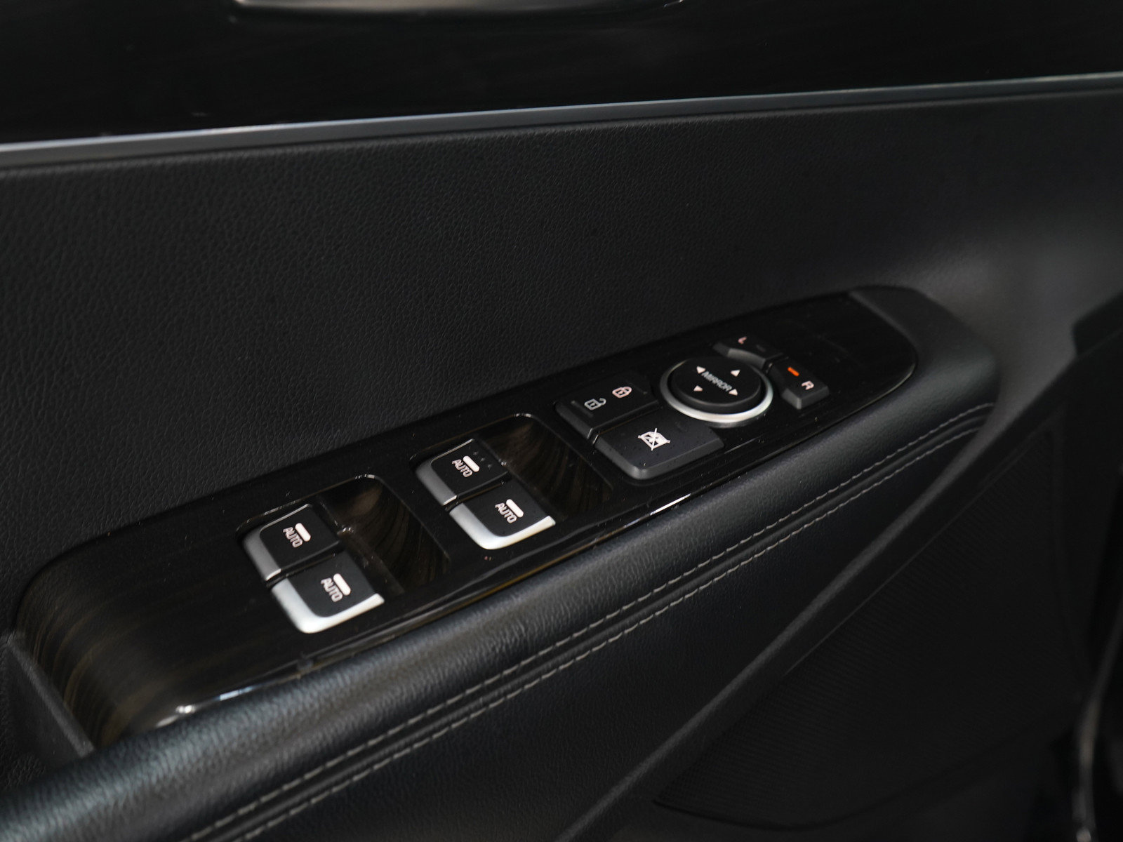 Used 2019 Kia Sorento S image 21