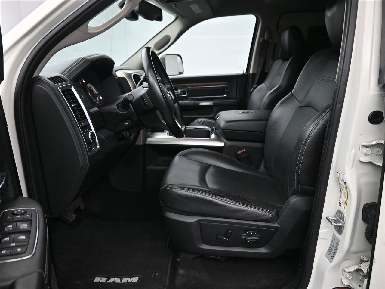 Used 2017 RAM 2500 Laramie w/ Sport Appearance Group AWD/4WD image 11