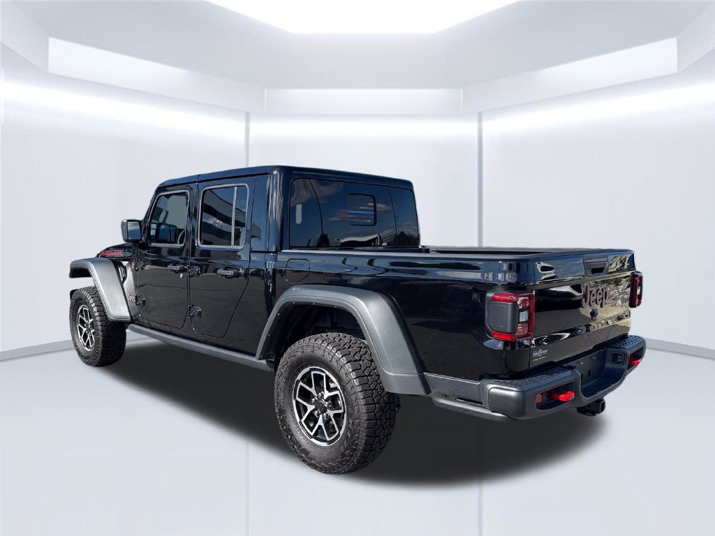 Used 2025 Jeep Gladiator Rubicon AWD/4WD image 9