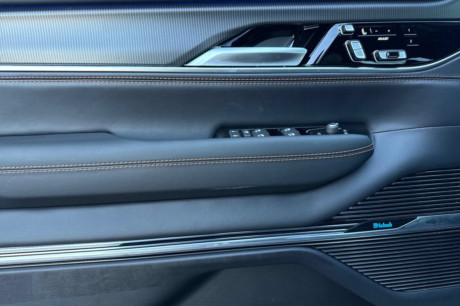 New 2026 Jeep Grand Wagoneer Summit AWD/4WD image 10