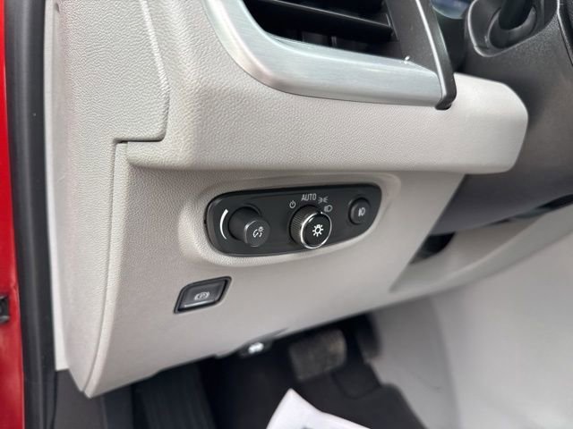 Used 2022 GMC Terrain SLT image 24