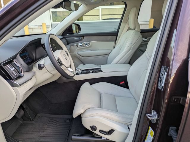 Used 2025 Volvo XC90 B6 Ultra w/ Protection Package AWD/4WD image 22