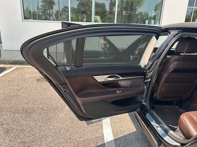 Used 2017 BMW 750i xDrive AWD/4WD image 7